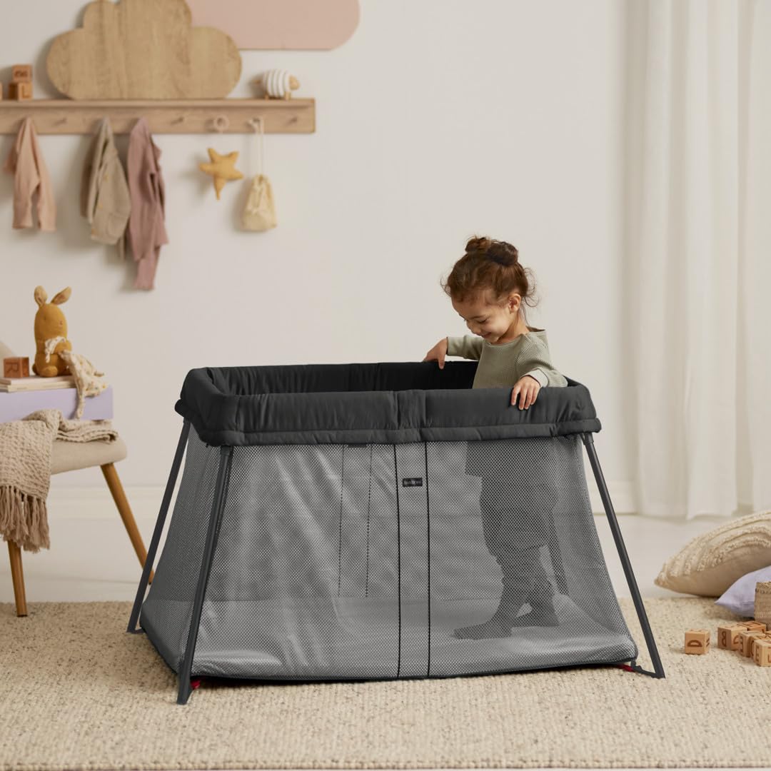 Amazon.co.jp: BabyBjörn Travel Crib Light + Fitted Sheet Bundle